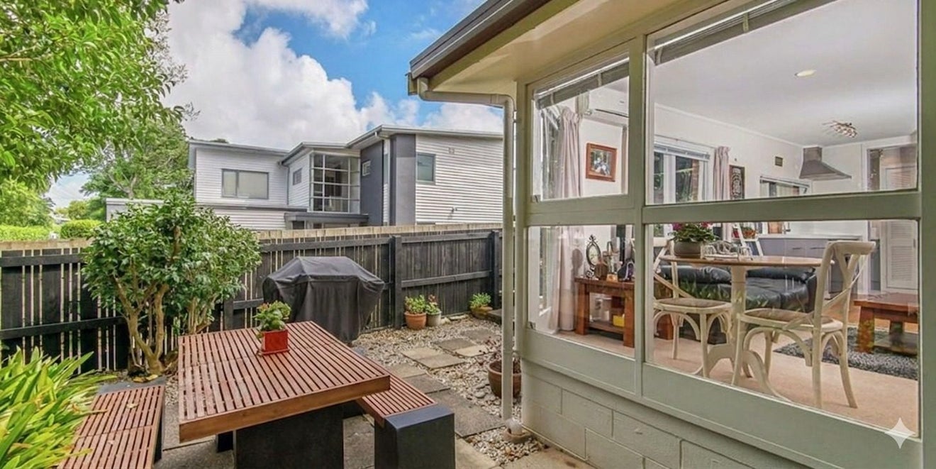 1/16 Turama Road, Royal Oak, Auckland - Carousel 1