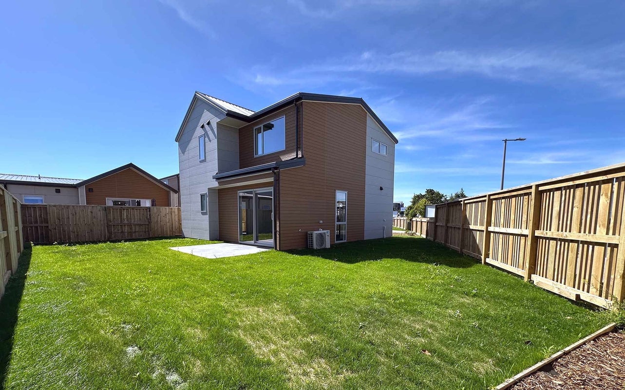 23 Quentin Drive, Hamilton Lake, Hamilton - Carousel 2