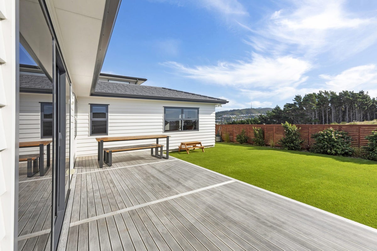 5 Boeing Way, Newlands, Wellington - Carousel 2
