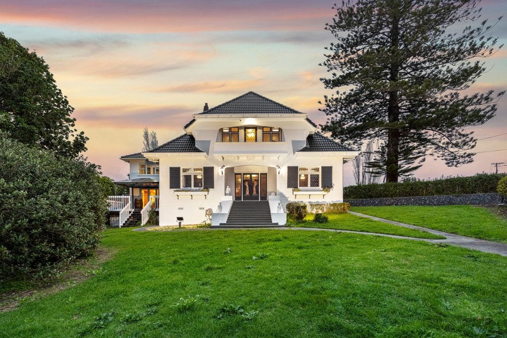 6 Peverill Crescent, Papatoetoe, Auckland - Carousel 1