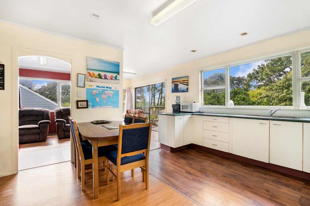 39 Beaubank Road, Kelston, Auckland - Carousel 2