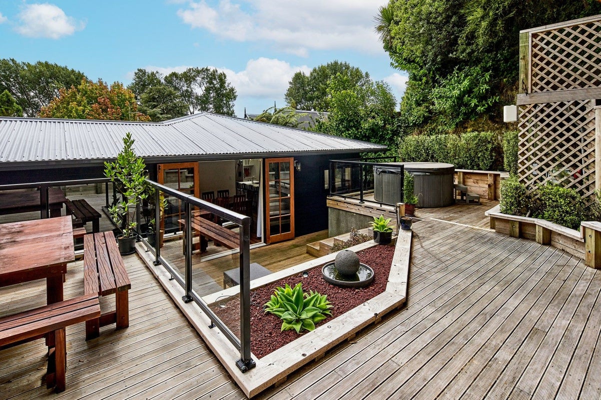 39 Cleary Street, Waterloo, Lower Hutt - Carousel 2