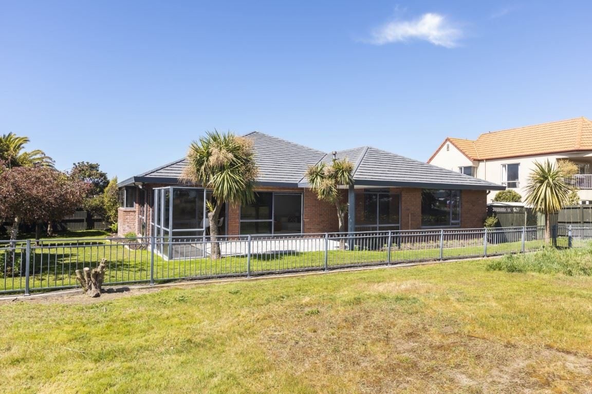 18 Cordyline Place, Waimairi Beach, Christchurch - Carousel 2