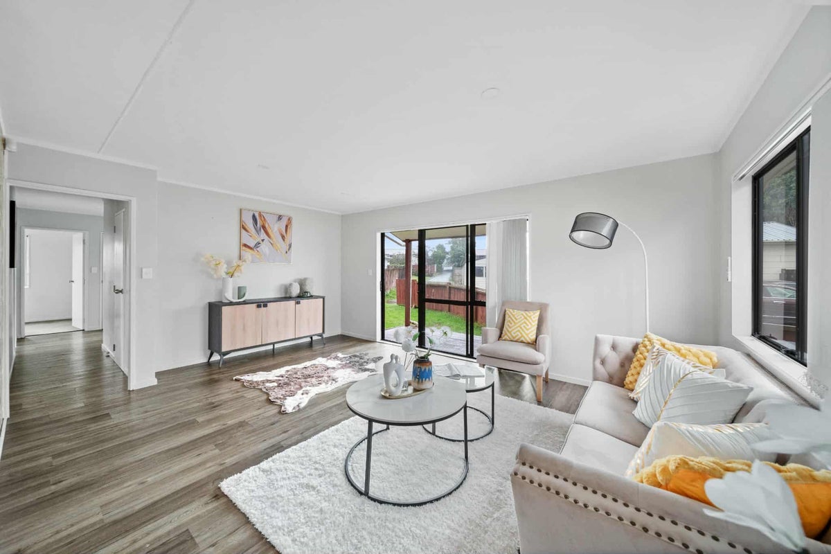 100A Shifnal Drive, Randwick Park, Auckland - Carousel 2