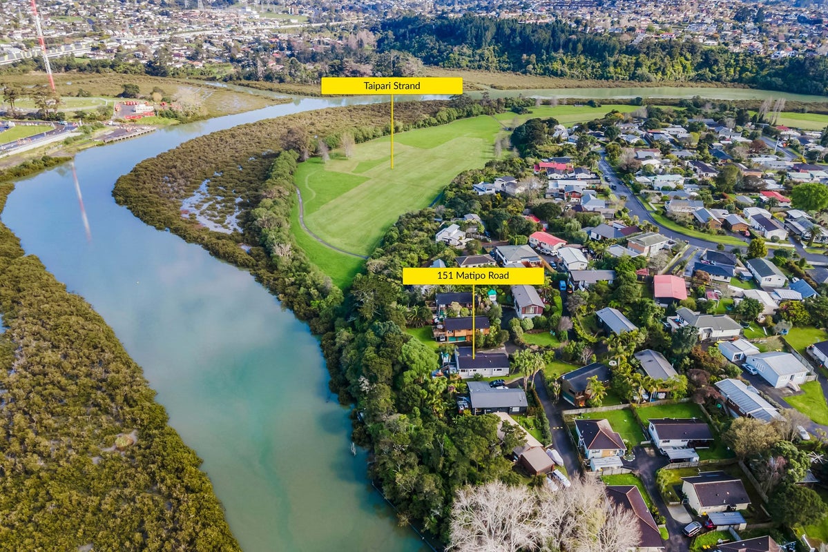 151 Matipo Road, Te Atatu Peninsula, Auckland - Carousel 1