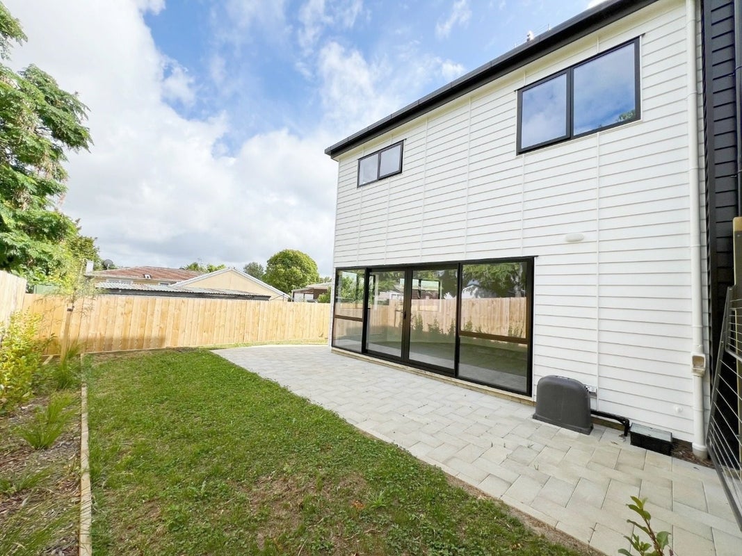 18 Whati Lane, Henderson, Auckland - Carousel 2