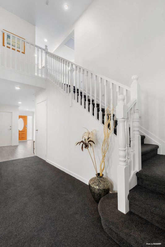 10 Melba Street, Beach Haven, Auckland - Carousel 2