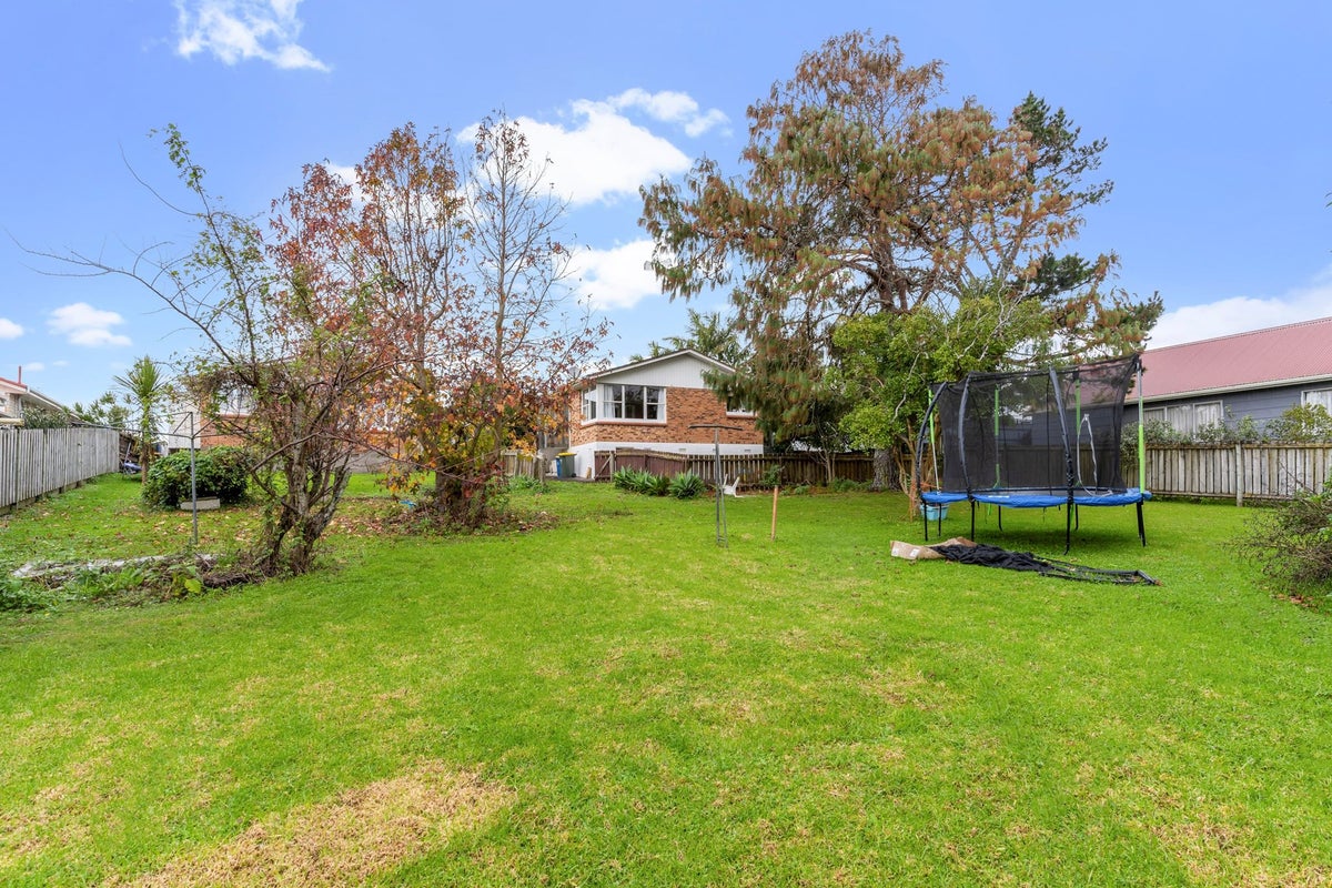1/135 Titirangi Road, New Lynn, Auckland - Carousel 8