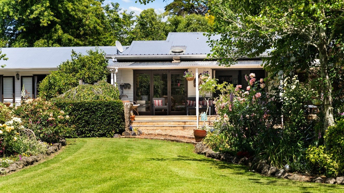 23 Wharf Road, Pukekohe - Carousel 2