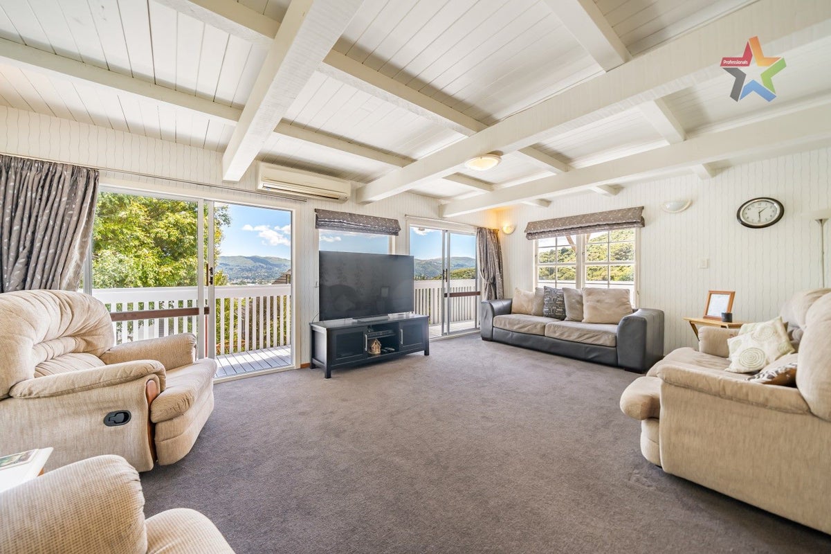 4 Kerkwall Drive, Naenae, Lower Hutt - Carousel 1