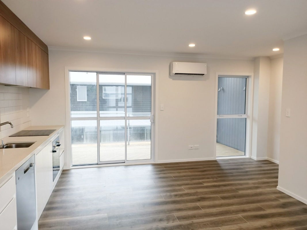 4/10 Palmerston Street, Hamilton Central, Hamilton - Carousel 1