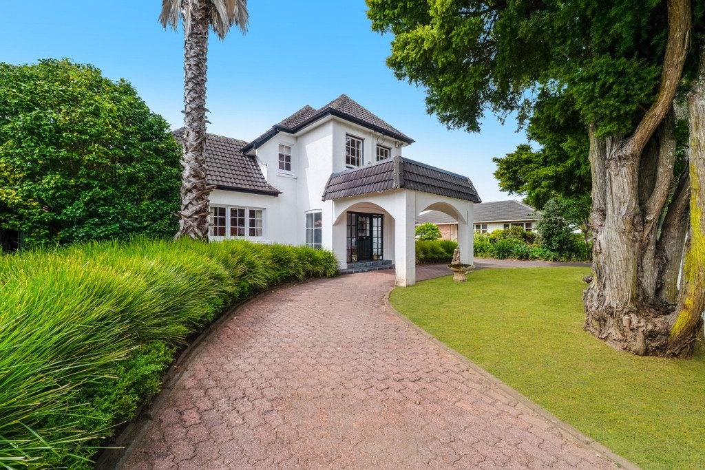 18 Weston Avenue, Papatoetoe, Auckland - Carousel 1