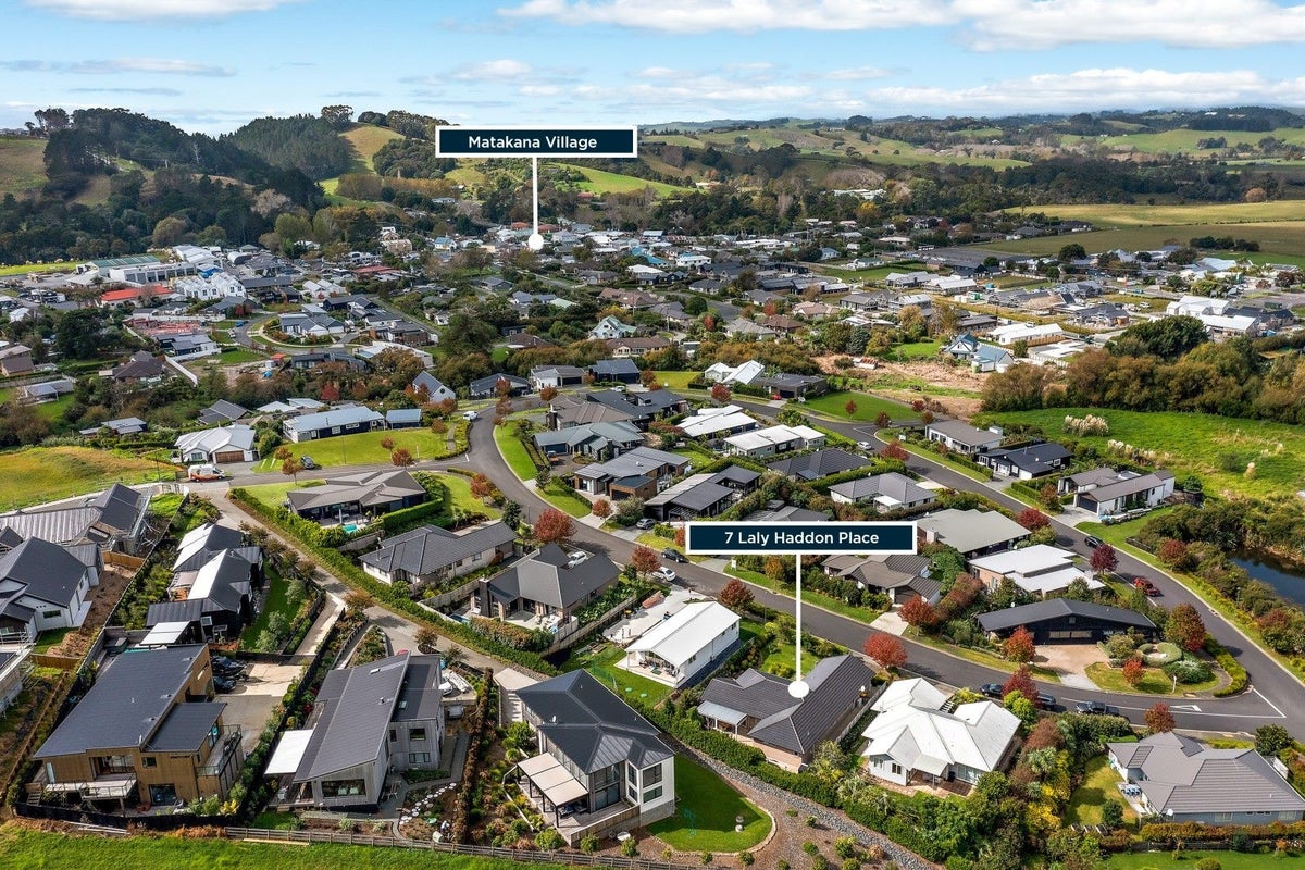 7 Laly Haddon Place, Warkworth - Carousel 26