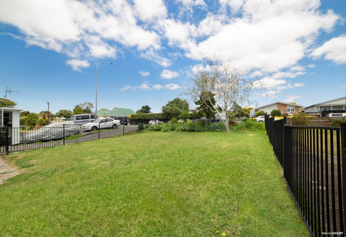 135 Point Chevalier Road, Point Chevalier, Auckland - Carousel 2