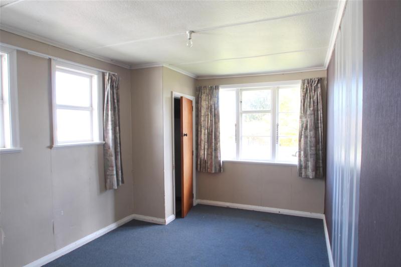 18 Gordon Terrace, East Gore, Gore - Carousel 2