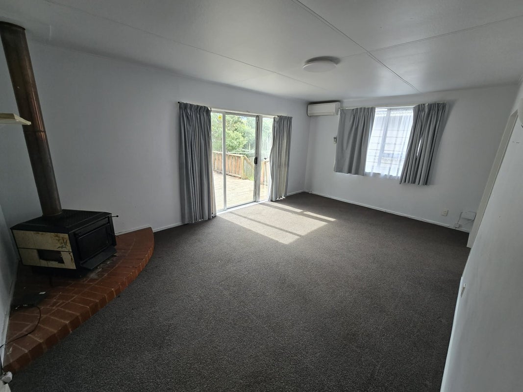 77 Lord Street, Stokes Valley, Lower Hutt - Carousel 2