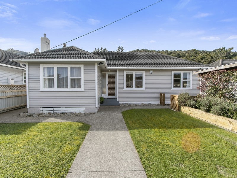 44 Bull Avenue, Wainuiomata, Lower Hutt - Carousel 1