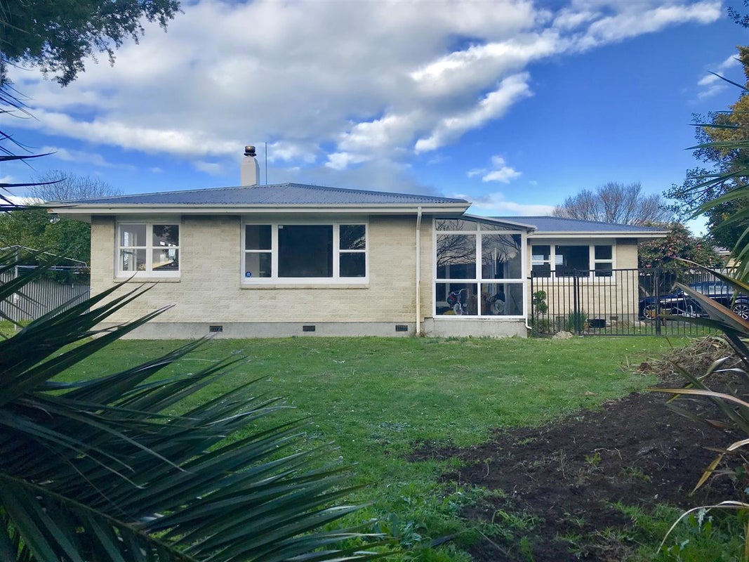 15 Barnett Place, Pirimai, Napier - Carousel 1