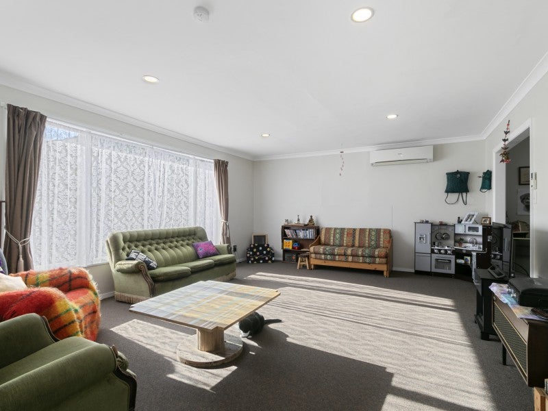 54 Sunny Grove, Wainuiomata, Lower Hutt - Carousel 2