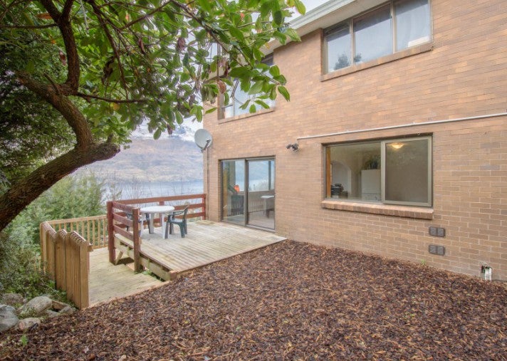 73A Wynyard Crescent, Fernhill, Queenstown - Carousel 1