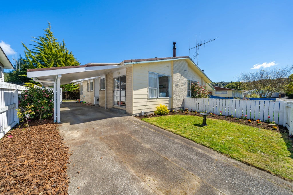 2/4 Crystal Grove, Birchville, Upper Hutt - Carousel 2