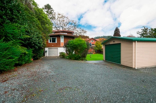 16 Manuka Street, Stokes Valley, Lower Hutt - Carousel 2