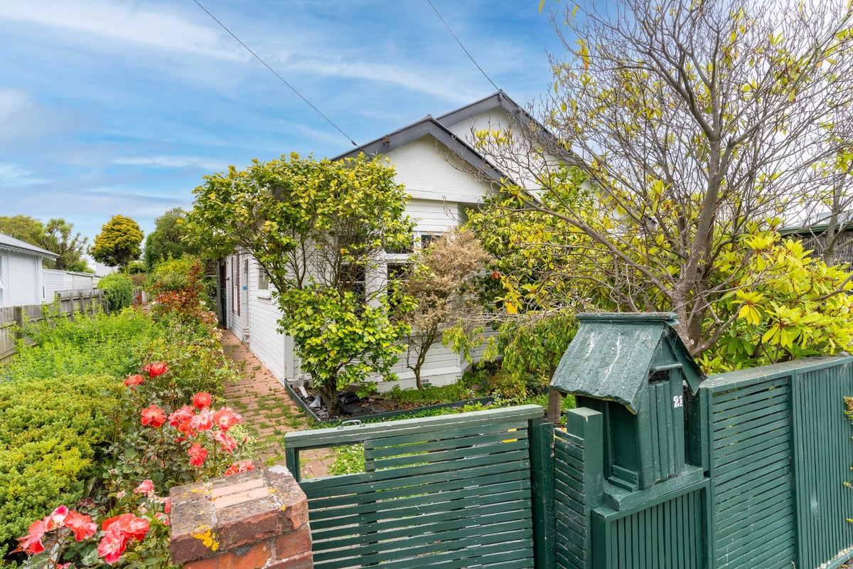 21 East Avenue, Saint Kilda, Dunedin - Carousel 1