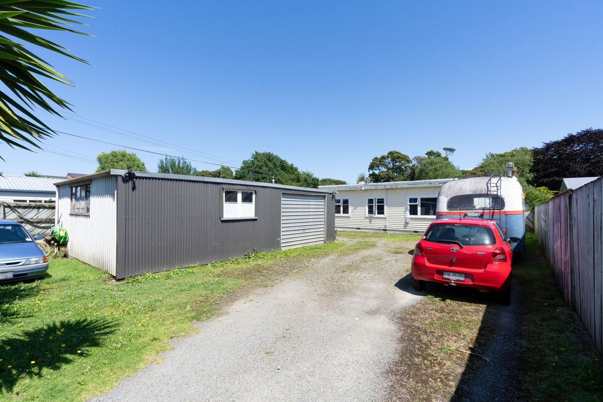 13 Goldsborough Avenue, Raumati Beach, Paraparaumu - Carousel 2