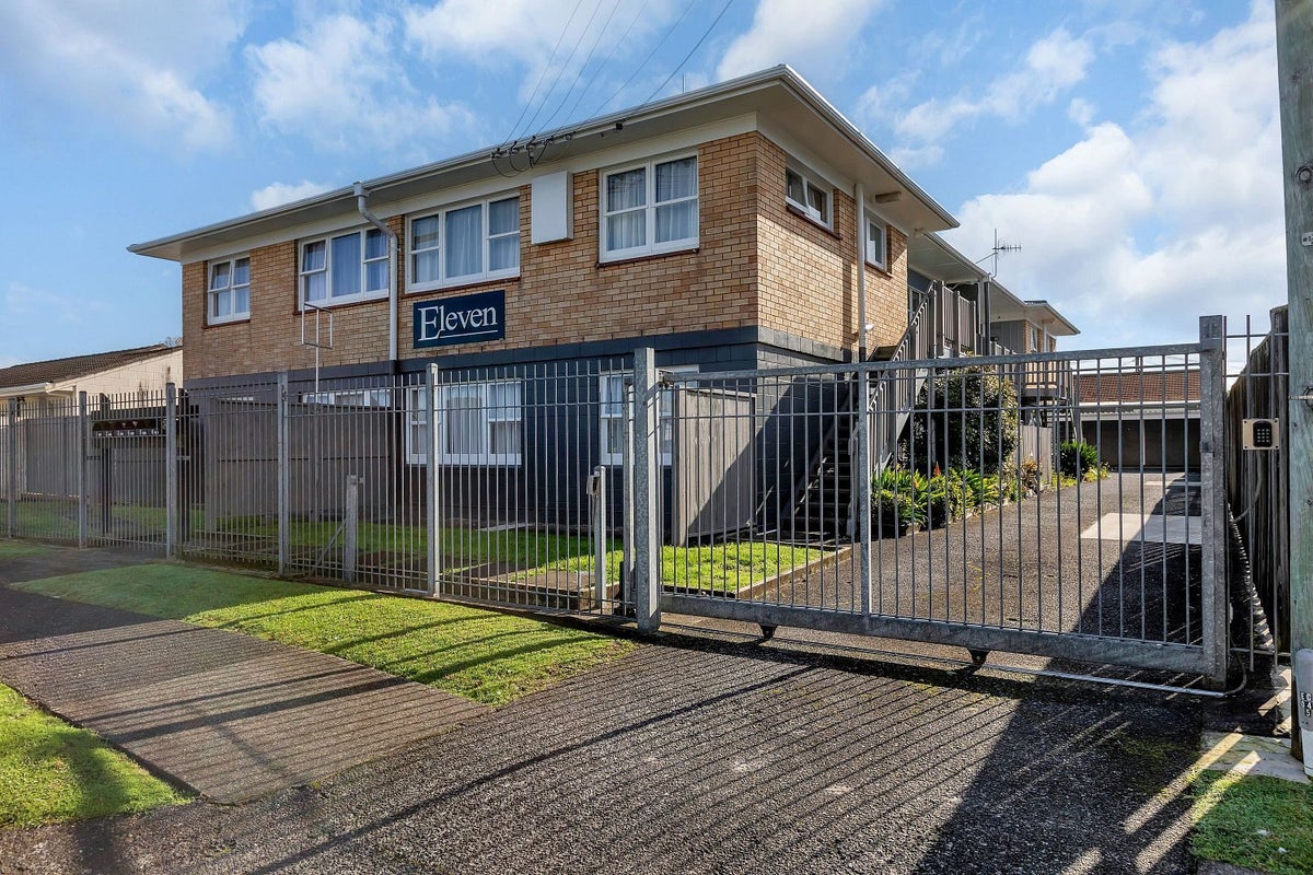 11 Donald Street, Regent, Whangarei - Carousel 1