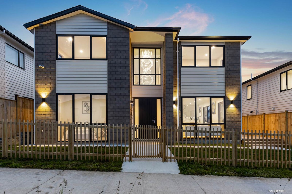 99 Thomas Road, Flat Bush, Auckland - Carousel 1