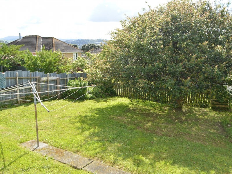 4 Muturangi Grove, Elsdon, Porirua - Carousel 17
