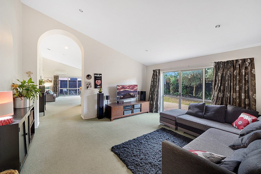 10 Primula Place, Waimairi Beach, Christchurch - Carousel 1