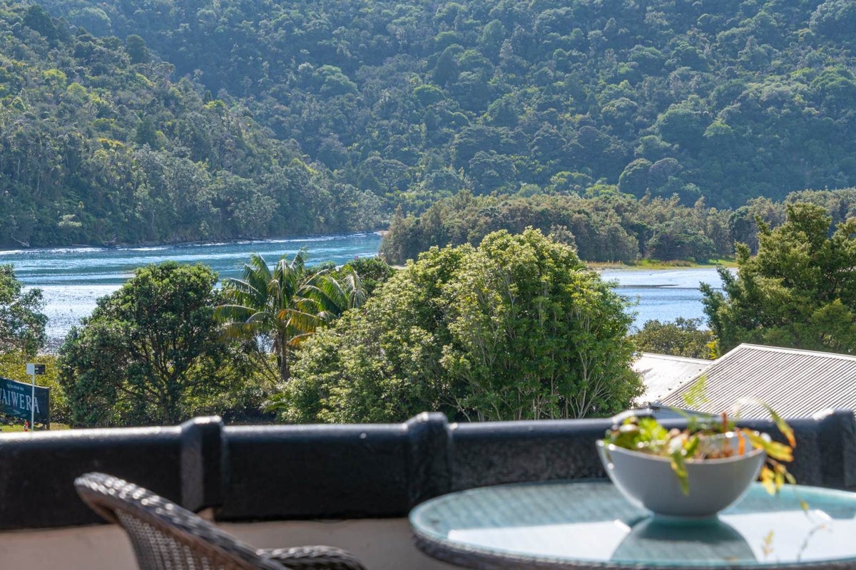 1C/2 Weranui Road, Waiwera, Orewa - Carousel 2