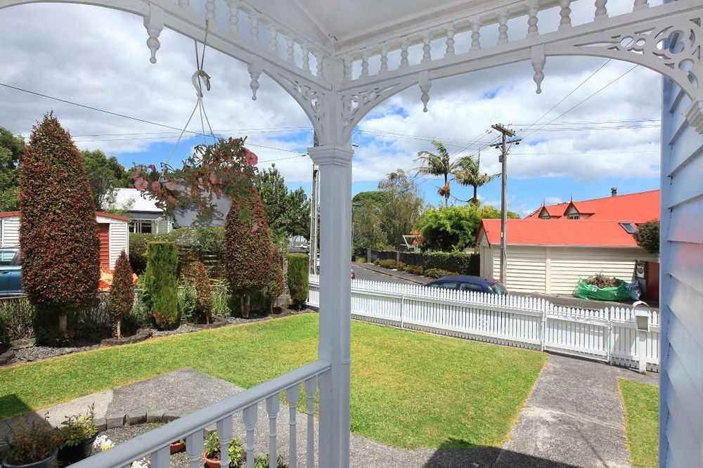 7 Wolseley Street, Morningside, Auckland - Carousel 2