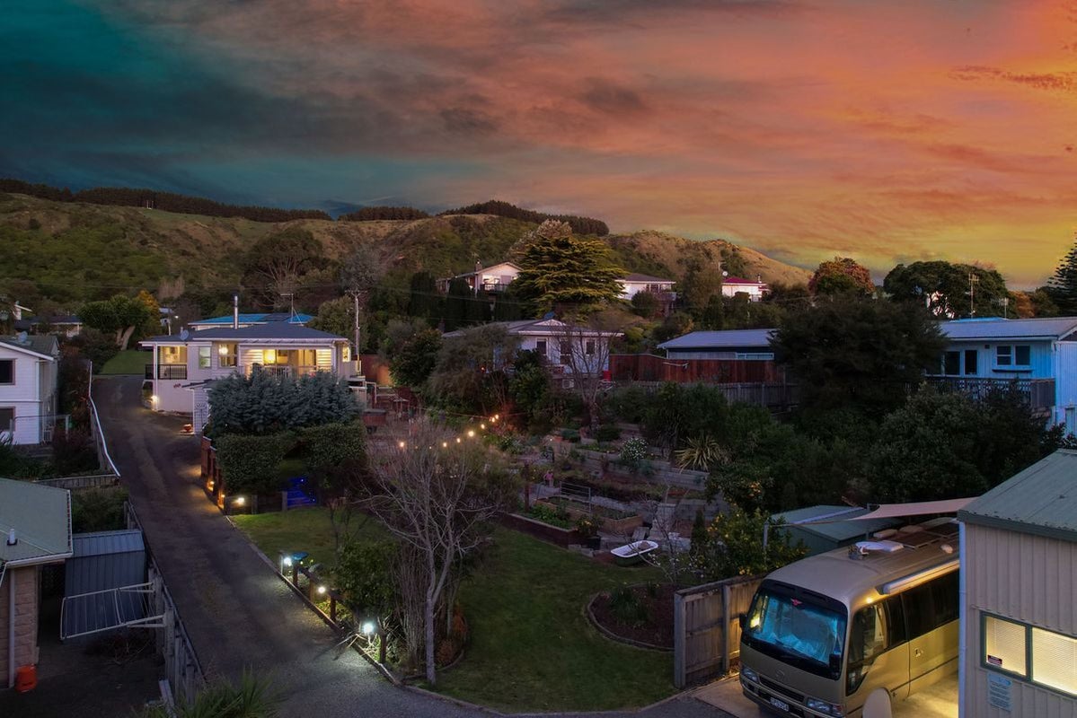 2 Sydney Crescent, Raumati South, Paraparaumu - Carousel 1