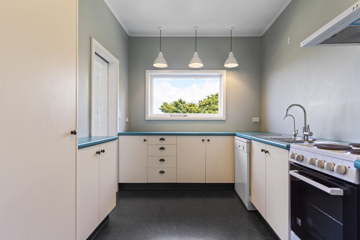 57 Parkhill Road, Mellons Bay, Auckland - Carousel 2