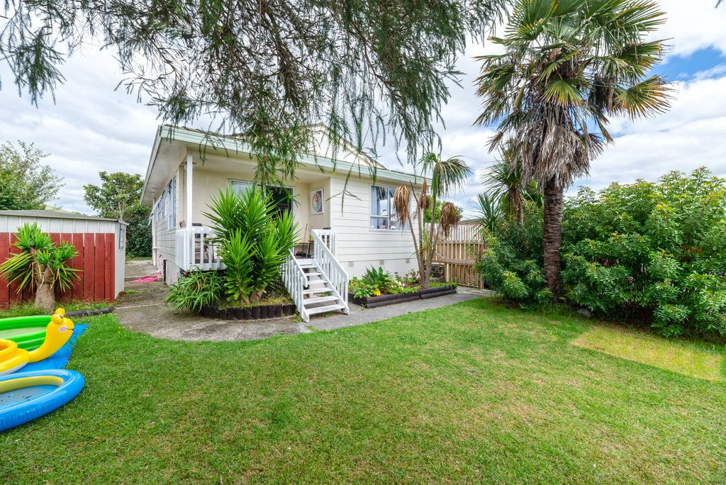 178 Waitemata Drive, Ranui, Auckland - Carousel 1