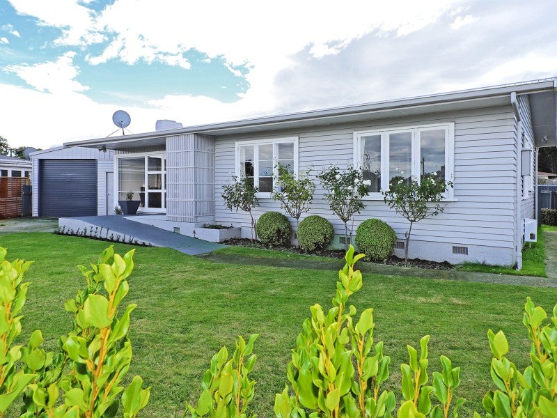 2 Alexander Avenue, Onekawa, Napier - Carousel 1
