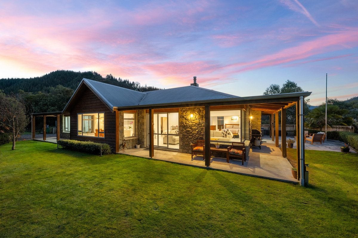 131 Onamalutu Road, Blenheim - Carousel 25
