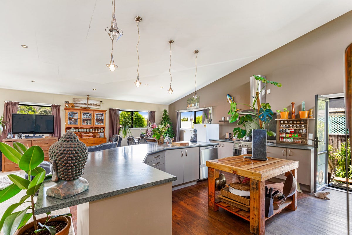 344 West Coast Road, Glen Eden, Auckland - Carousel 2