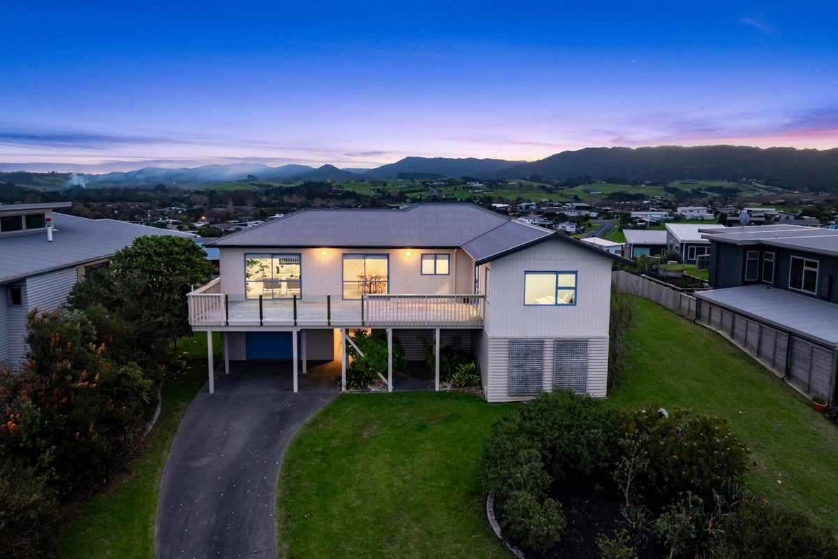17 Driftwood Place, Mangawhai Heads, Kaipara, Northland - Carousel 1