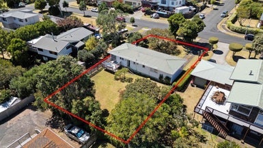 8 Ashcroft Avenue, Mangere Bridge, Auckland - Carousel 1
