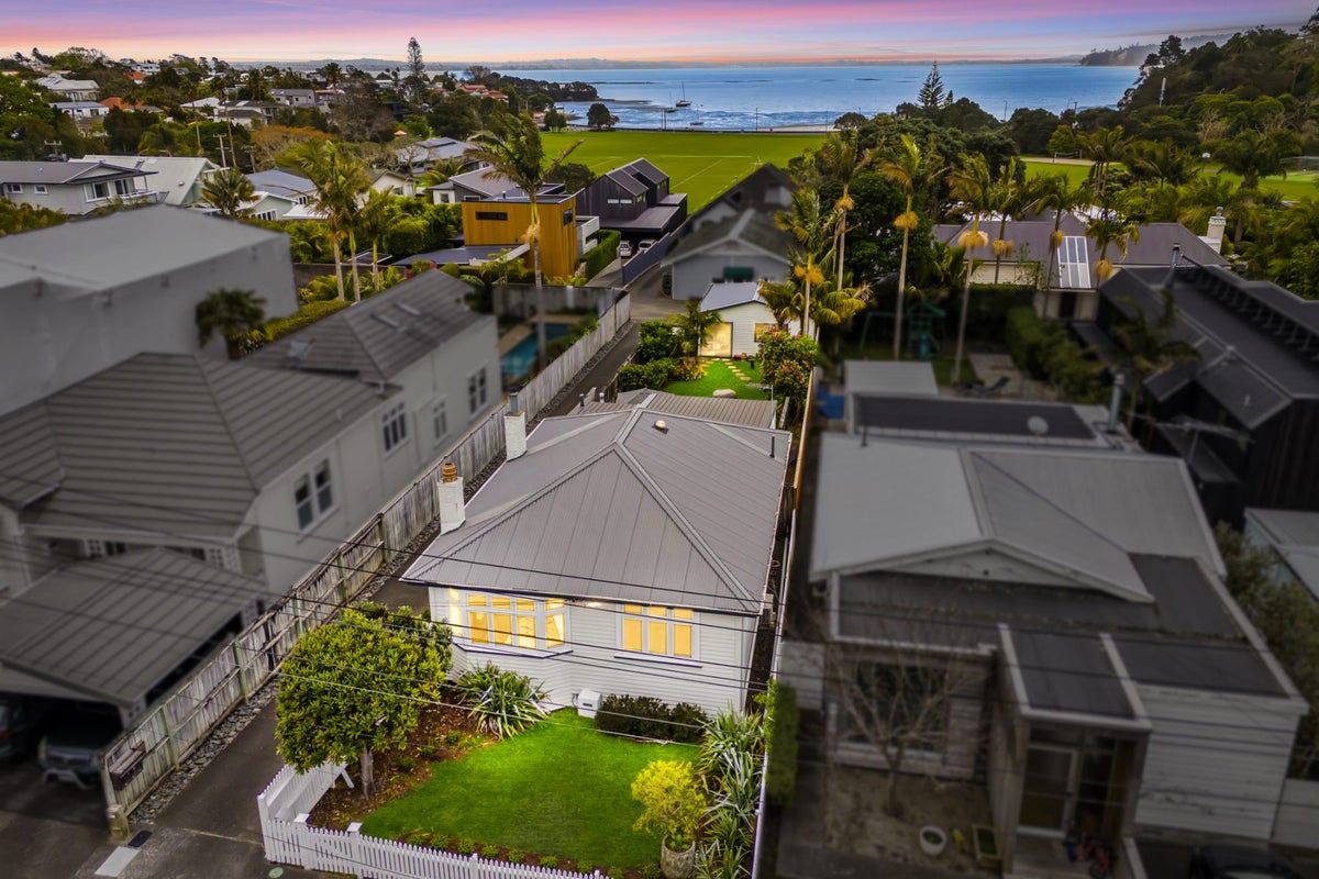 28 Edgars Road, Westmere, Auckland - Carousel 1