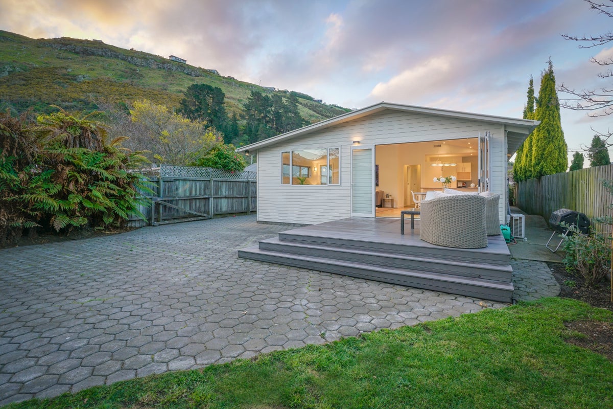 6 Duncan Street, Sumner, Christchurch - Carousel 1