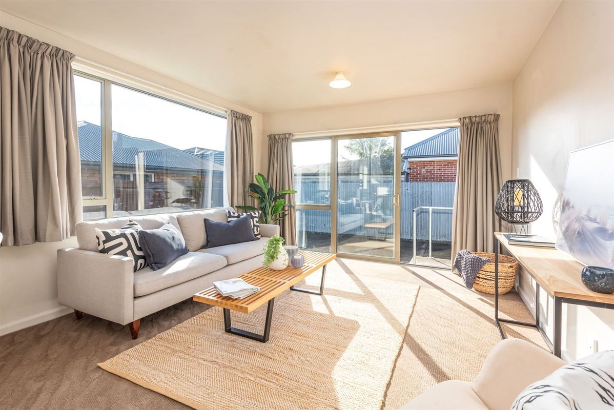 2/373 Main North Road, Redwood, Christchurch - Carousel 1