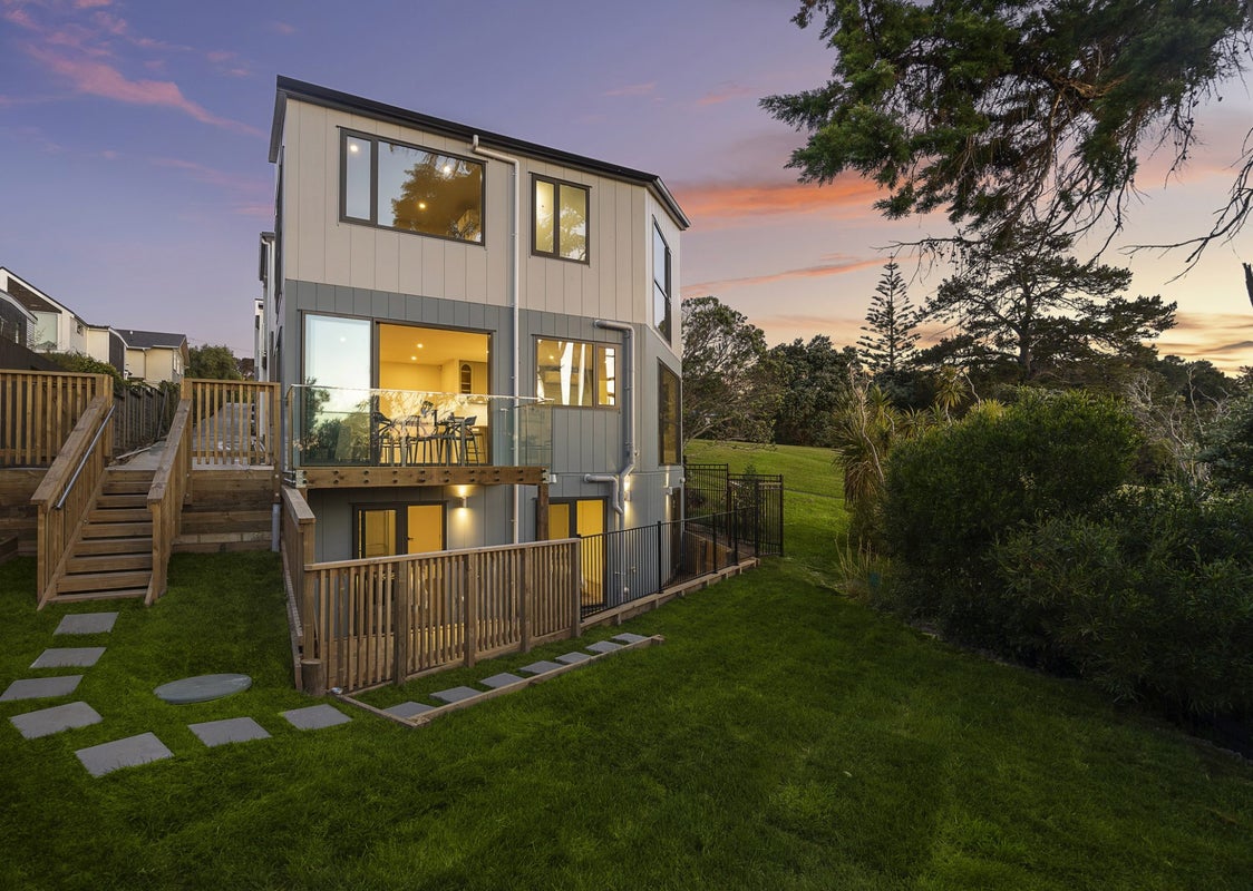 41 Seaside Avenue, Waterview, Auckland - Carousel 38