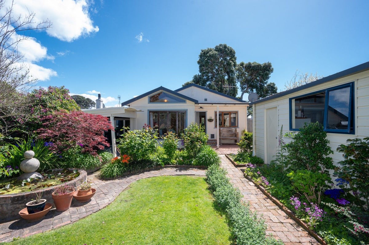 40 Pipi Street, Te Awanga, Te Awanga - Carousel 2