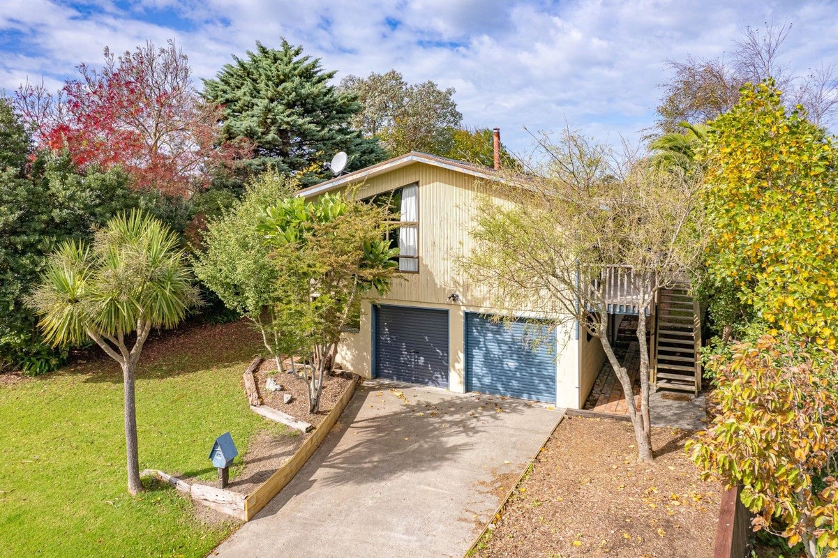 12 D'Arcy Road, Bastia Hill, Whanganui - Carousel 1