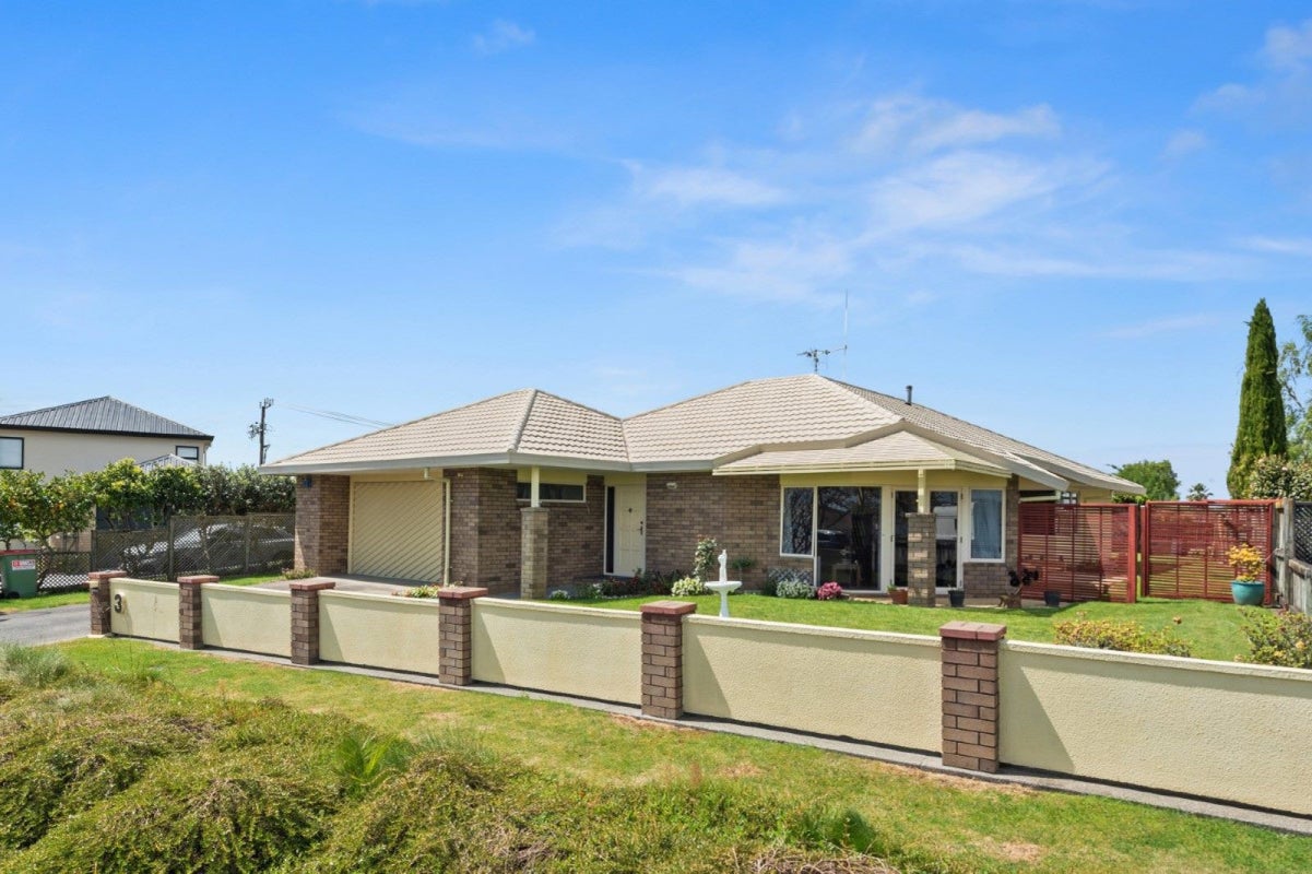 3 Church Road, Pukete, Hamilton - Carousel 1