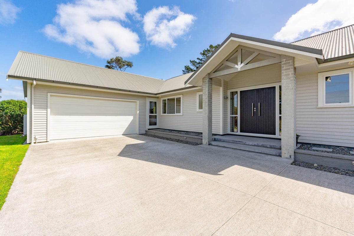 26C Mcentee Road, Waitakere, Auckland - Carousel 34